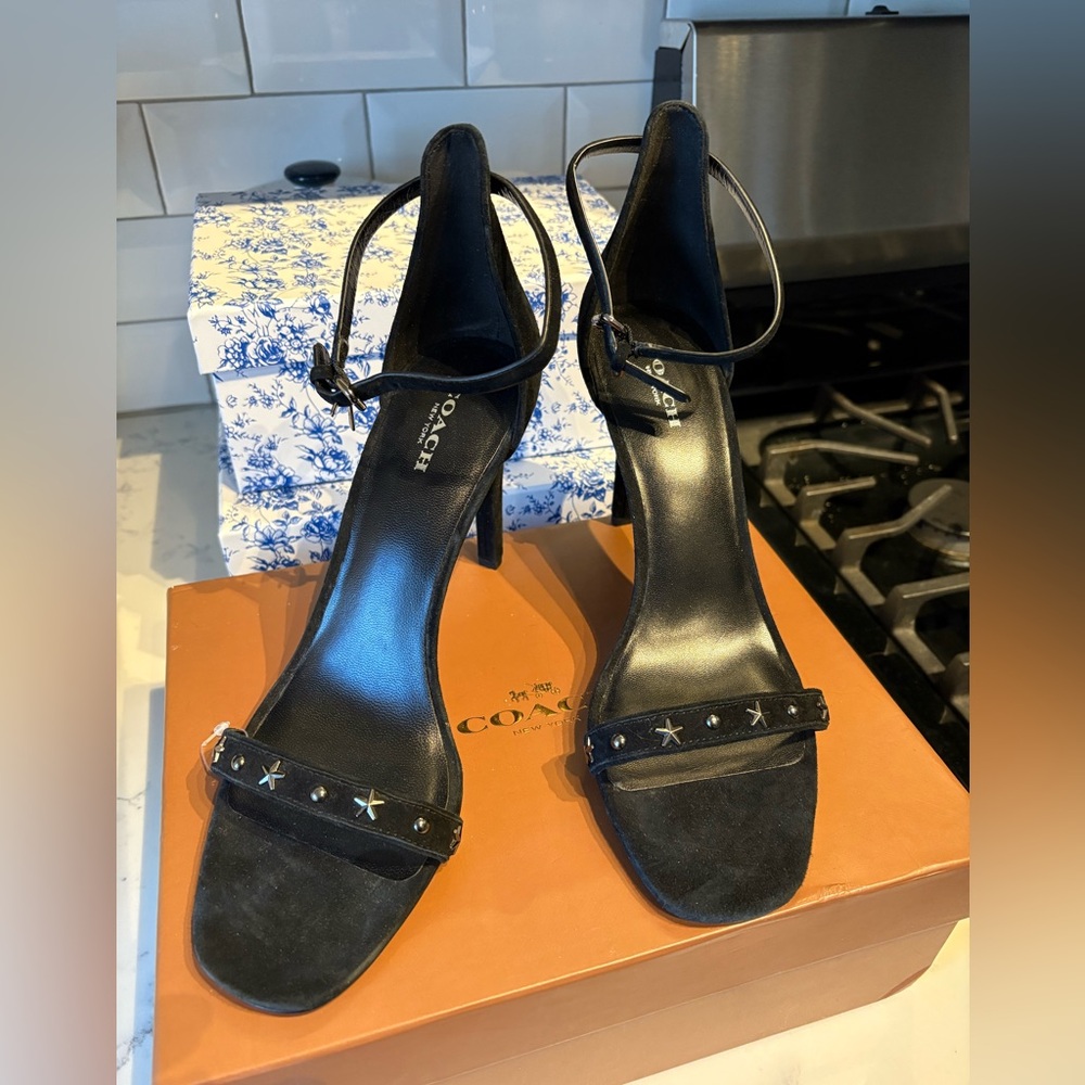 Coach NIB Women’s Black Melrose Suede Heels. Size 10.